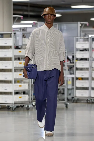 Look 7